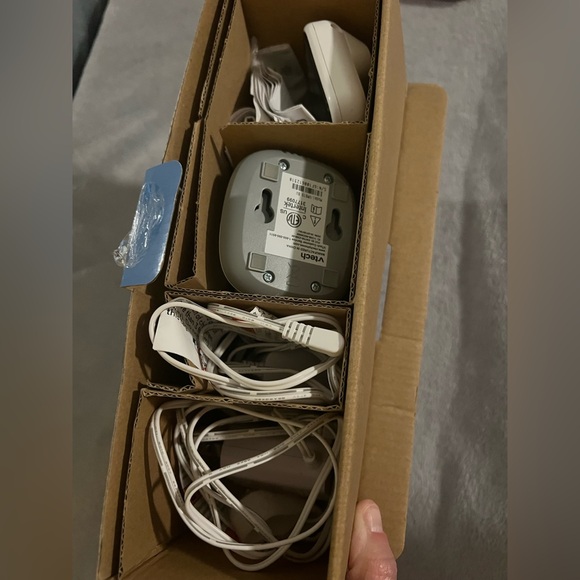 VTech White Baby Monitor with Camera - Picture 3 of 7